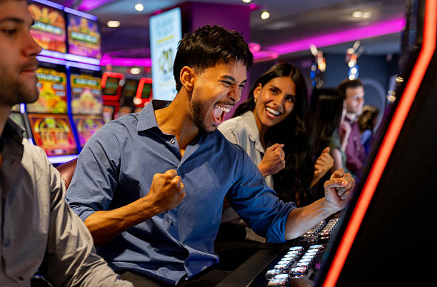 Ceme Online game table on ik88 with domino tiles and player positions